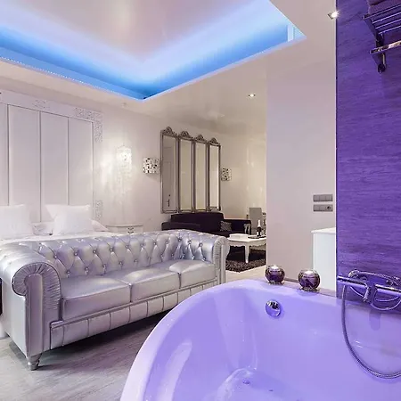 Romantic Barcelona Apartment Room photo