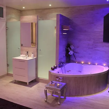 Romantic Barcelona Apartment Room photo